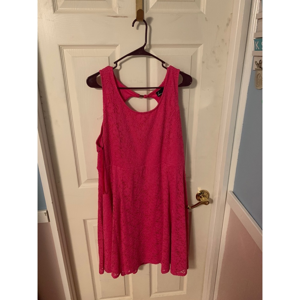 Pink knee length lace dress